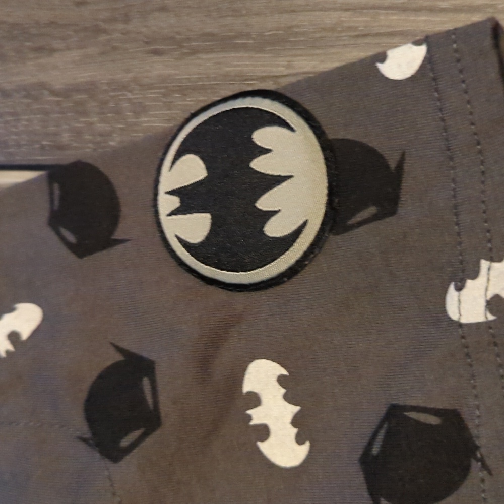 🦎 3 for $12 Batman Onsie and Shorts - Picture 2 of 6